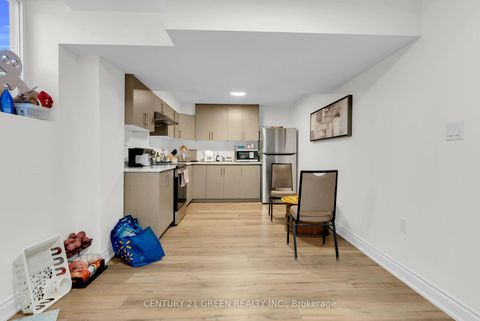 Photo 41 at 64 Coldwell Bay Circle, Kleinburg, Vaughan