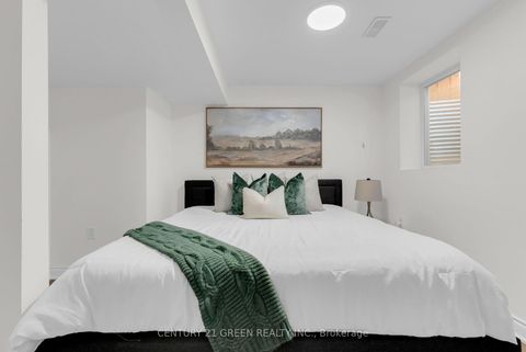 Photo 42 at 64 Coldwell Bay Circle, Kleinburg, Vaughan