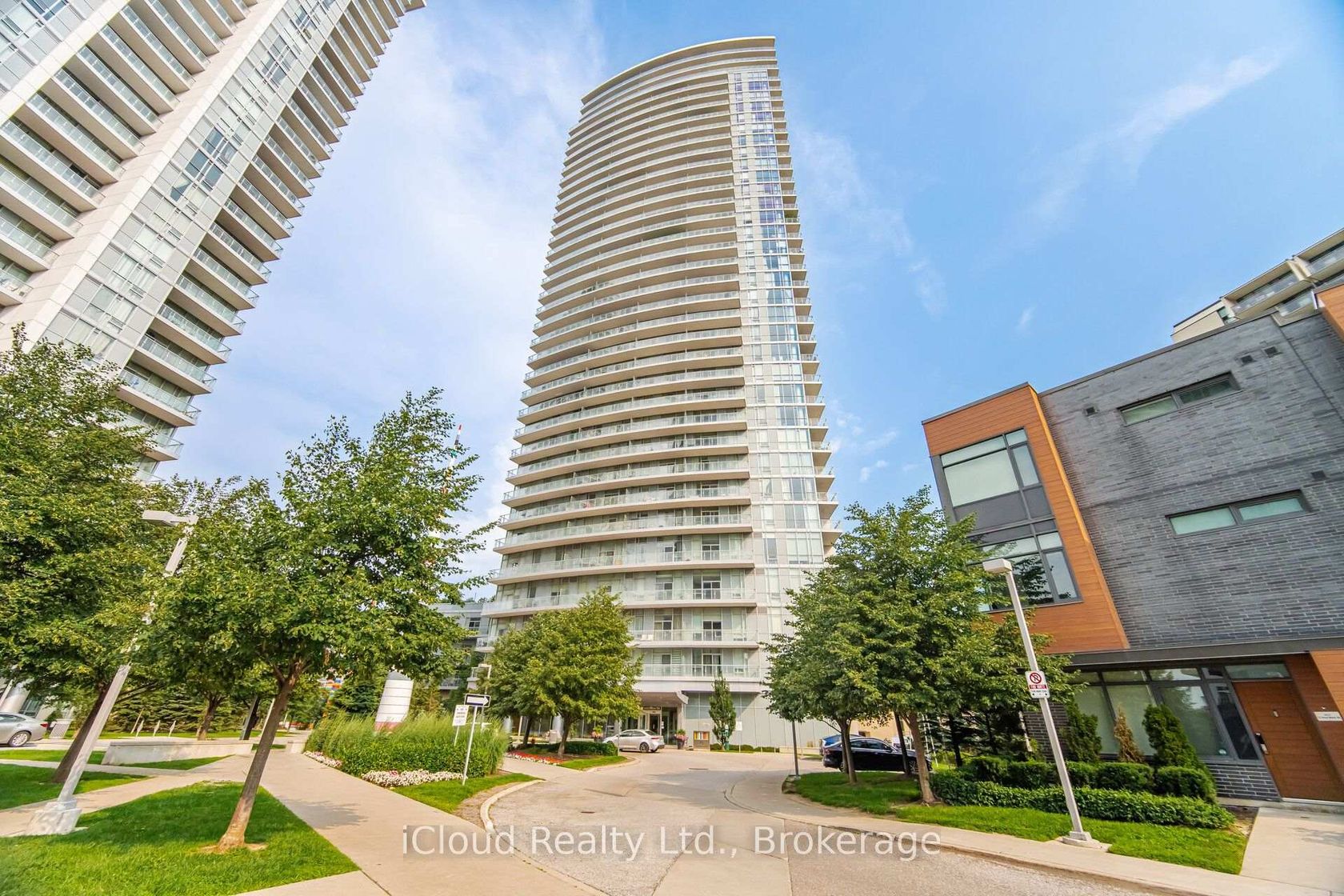 311 - 70 Forest Manor Road, Henry Farm, Toronto 