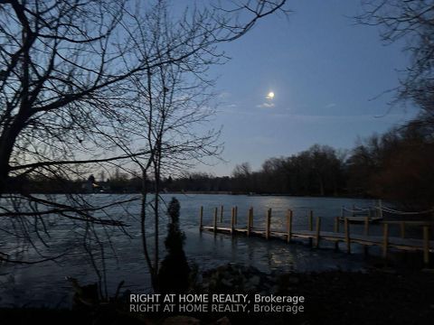 Photo 1 at 195 Lakeland Crescent, Oak Ridges Lake Wilcox, Richmond Hill