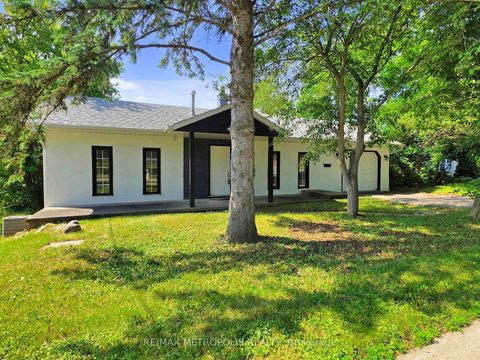 Photo 3 at 1000 Elgin Street, Leslie Valley, Newmarket