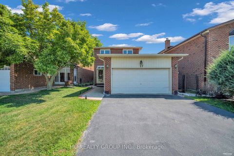 Photo 1 at 17 Pugsley Avenue, Crosby, Richmond Hill