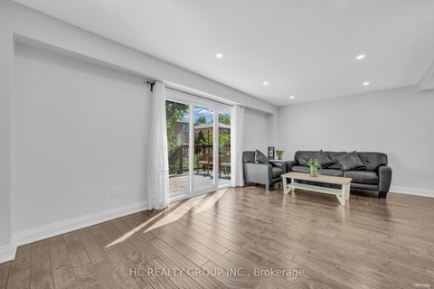 Photo 7 at 17 Pugsley Avenue, Crosby, Richmond Hill