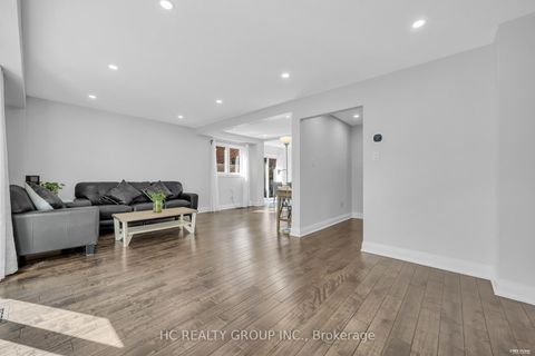 Photo 8 at 17 Pugsley Avenue, Crosby, Richmond Hill