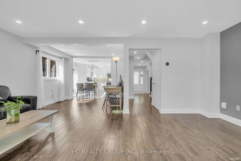 Photo 10 at 17 Pugsley Avenue, Crosby, Richmond Hill