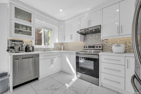 Photo 14 at 17 Pugsley Avenue, Crosby, Richmond Hill