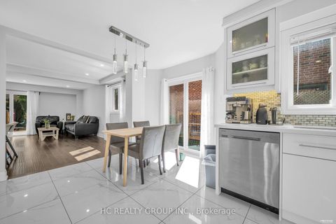 Photo 17 at 17 Pugsley Avenue, Crosby, Richmond Hill