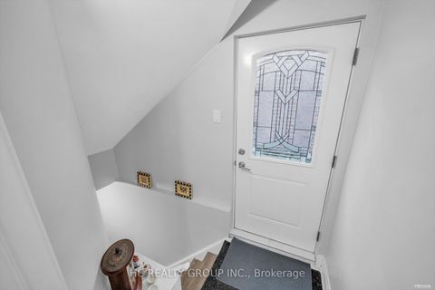 Photo 32 at 17 Pugsley Avenue, Crosby, Richmond Hill
