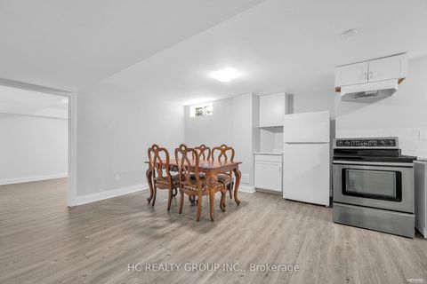 Photo 33 at 17 Pugsley Avenue, Crosby, Richmond Hill