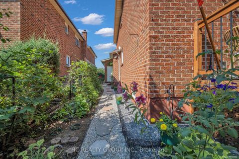 Photo 43 at 17 Pugsley Avenue, Crosby, Richmond Hill