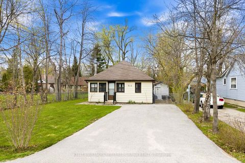 Photo 3 at 706 Chestnut Street, Rural Innisfil, Innisfil