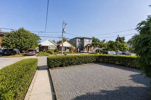 Photo 3 at 5 Dieppe Road S, East York, Toronto