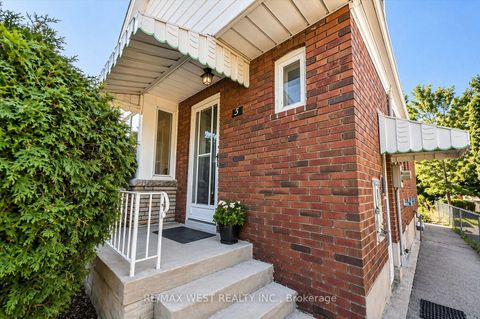 Photo 4 at 5 Dieppe Road S, East York, Toronto