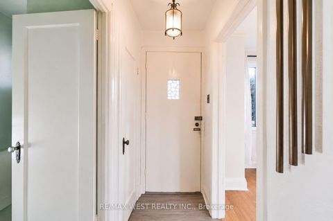 Photo 5 at 5 Dieppe Road S, East York, Toronto