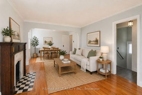 Photo 7 at 5 Dieppe Road S, East York, Toronto