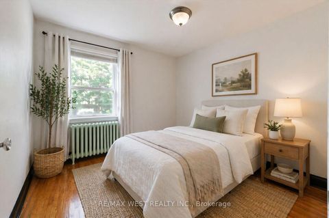 Photo 14 at 5 Dieppe Road S, East York, Toronto