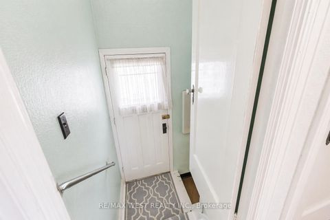 Photo 15 at 5 Dieppe Road S, East York, Toronto