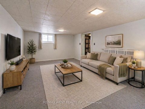 Photo 20 at 5 Dieppe Road S, East York, Toronto