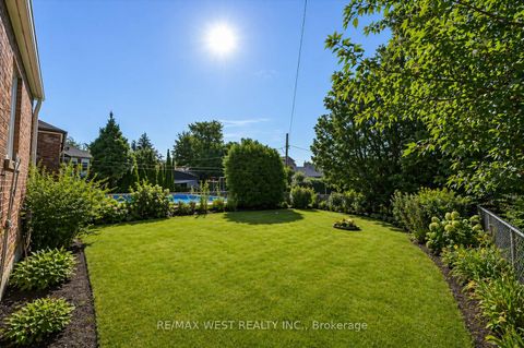Photo 22 at 5 Dieppe Road S, East York, Toronto