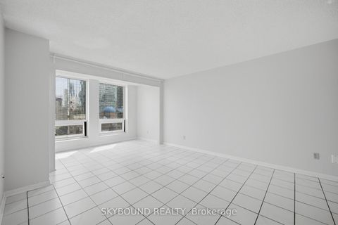 Photo 9 at 1605 - 25 Grenville Street, Bay Street Corridor, Toronto
