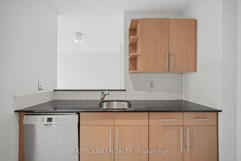 Photo 15 at 1605 - 25 Grenville Street, Bay Street Corridor, Toronto