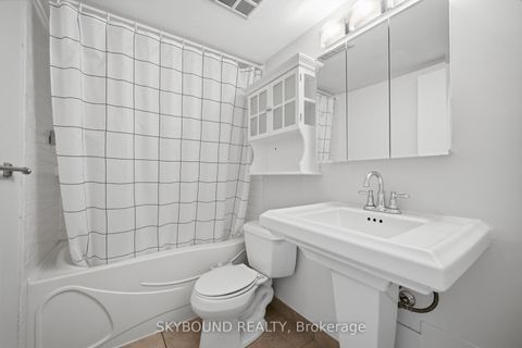 Photo 23 at 1605 - 25 Grenville Street, Bay Street Corridor, Toronto