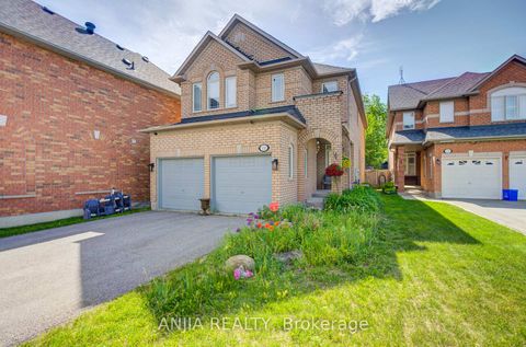 Photo 3 at 132 Estate Garden Drive, Oak Ridges, Richmond Hill