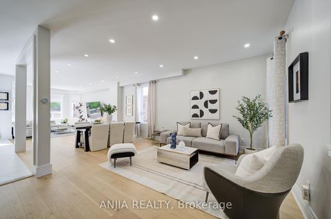 Photo 7 at 132 Estate Garden Drive, Oak Ridges, Richmond Hill