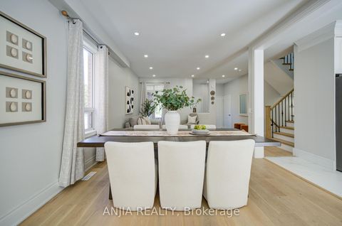 Photo 11 at 132 Estate Garden Drive, Oak Ridges, Richmond Hill