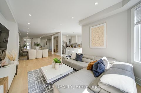Photo 14 at 132 Estate Garden Drive, Oak Ridges, Richmond Hill