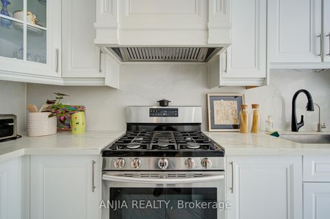 Photo 18 at 132 Estate Garden Drive, Oak Ridges, Richmond Hill