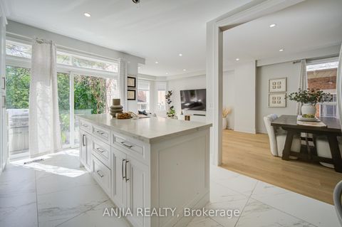 Photo 19 at 132 Estate Garden Drive, Oak Ridges, Richmond Hill