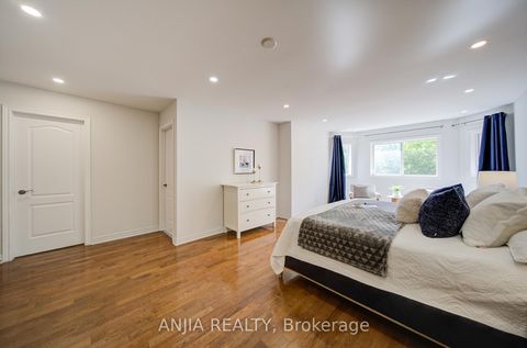 Photo 26 at 132 Estate Garden Drive, Oak Ridges, Richmond Hill