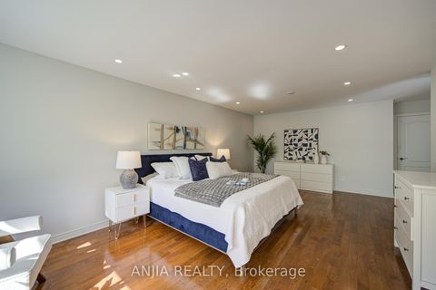 Photo 29 at 132 Estate Garden Drive, Oak Ridges, Richmond Hill