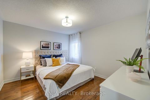 Photo 34 at 132 Estate Garden Drive, Oak Ridges, Richmond Hill