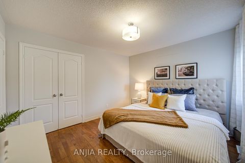 Photo 35 at 132 Estate Garden Drive, Oak Ridges, Richmond Hill