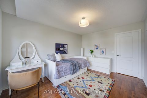 Photo 36 at 132 Estate Garden Drive, Oak Ridges, Richmond Hill