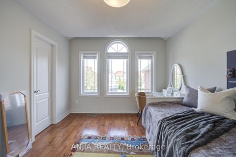 Photo 37 at 132 Estate Garden Drive, Oak Ridges, Richmond Hill