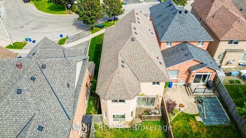 Photo 42 at 132 Estate Garden Drive, Oak Ridges, Richmond Hill