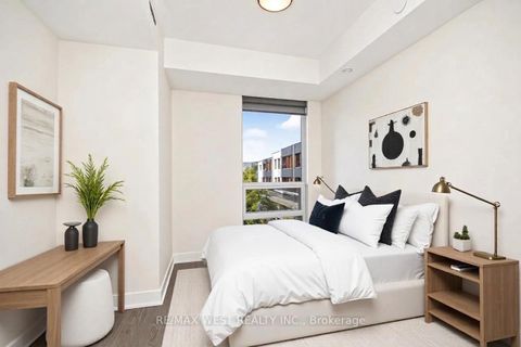 Photo 3 at 203 - 80 Vanauley Street, Chinatown, Toronto