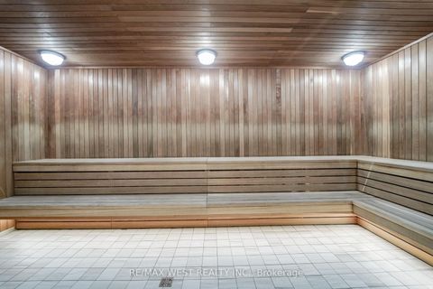 Photo 9 at 203 - 80 Vanauley Street, Chinatown, Toronto