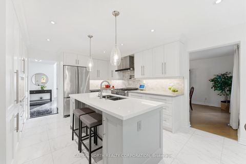 Photo 5 at 39 Waterhouse Way, Westbrook, Richmond Hill