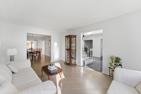 Photo 15 at 39 Waterhouse Way, Westbrook, Richmond Hill