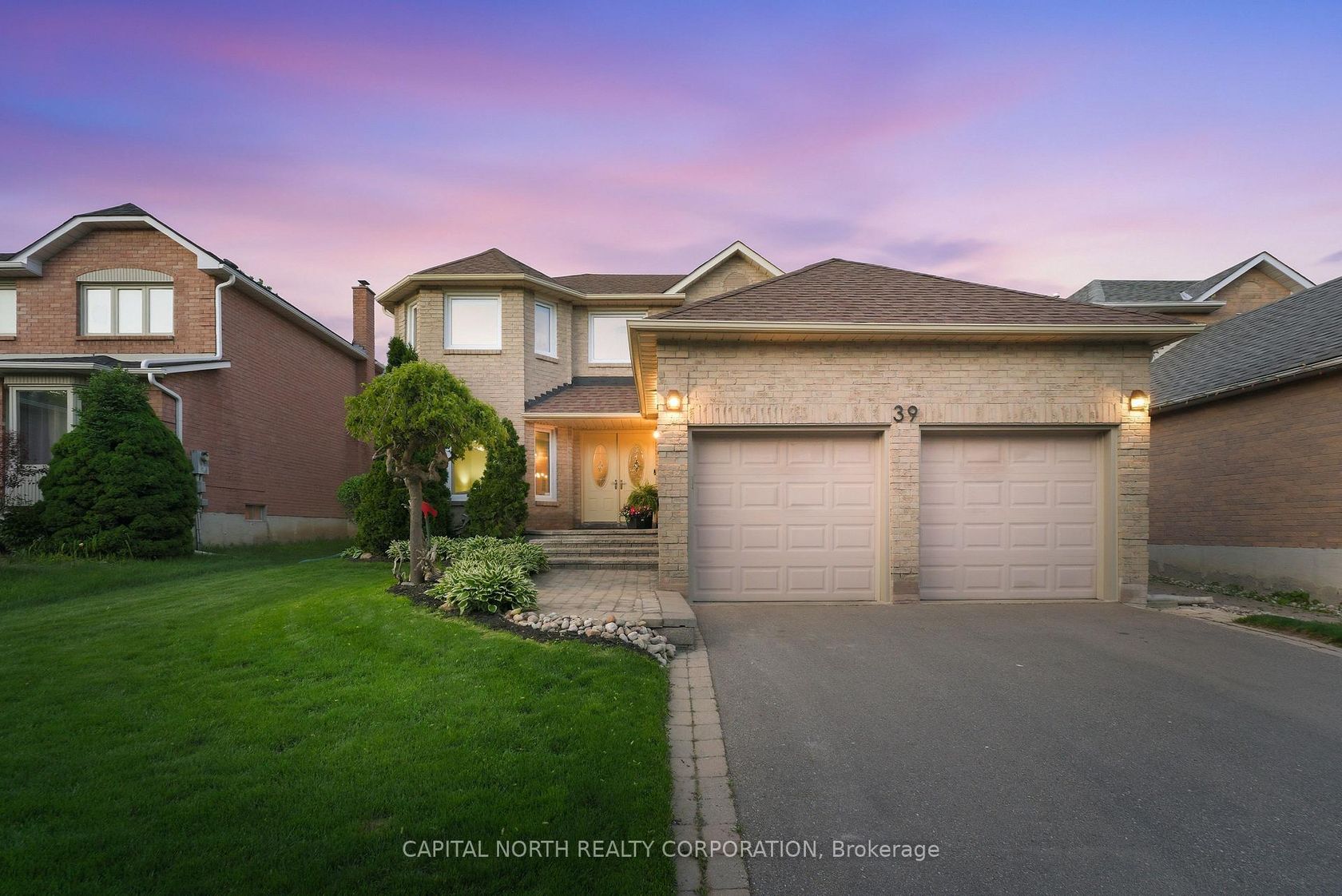 39 Waterhouse Way, Westbrook, Richmond Hill photo number 2