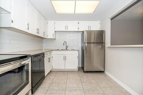 Photo 3 at 313 - 10 Dean Park Road, Rouge E11, Toronto