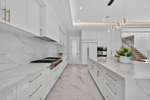 Photo 13 at 140 Olive Avenue, Willowdale East, Toronto