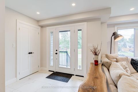 Photo 3 at 40 Glenview Avenue, Virginia, Georgina