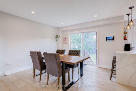 Photo 8 at 40 Glenview Avenue, Virginia, Georgina
