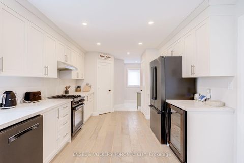 Photo 14 at 40 Glenview Avenue, Virginia, Georgina