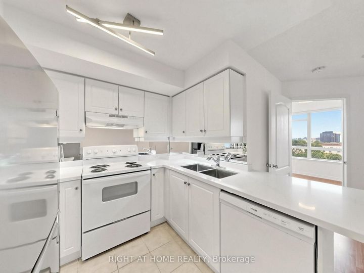 Photo 18 at 606 - 8 Rean Drive, Bayview Village, Toronto